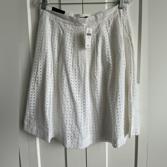 NWT Banana Republic Factory A Line Eyelet Skirt - Picture 1 of 2